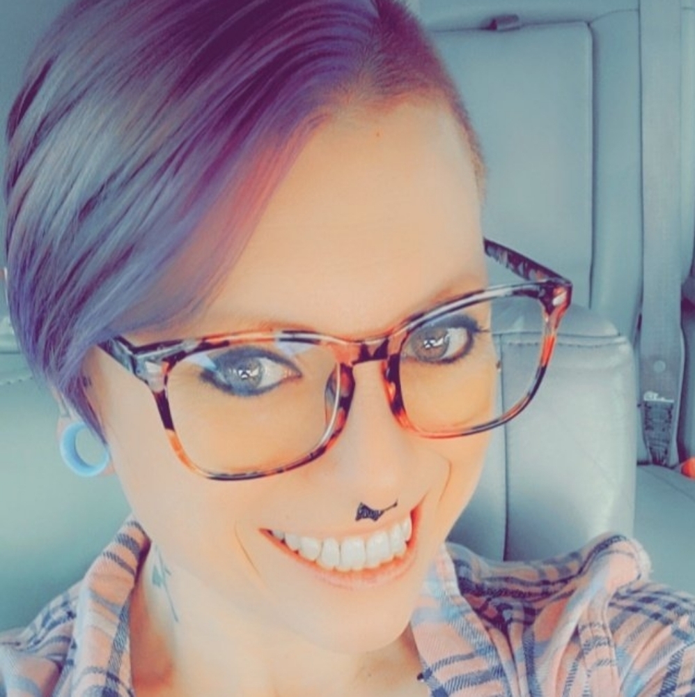 Meet your Posher, Kendra
